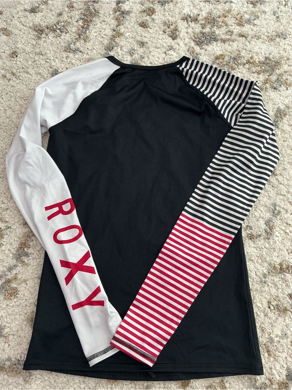 Women’s Roxy Black, White & Pink Long Sleeve Rash Guard Tee - Picture 3 of 4